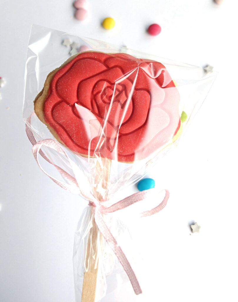 biscuit-fleur-rose-cadeau-bapteme