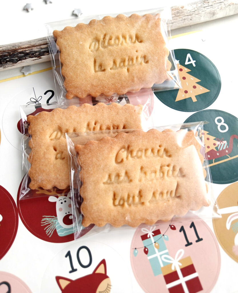 calendrier-biscuit-sable-message-personnalise-bonne-action-bonheur-partage-famille-noel-avent-original