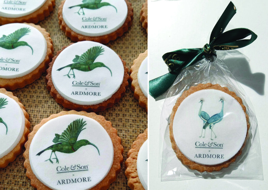 biscuit-rond-logo-cole-son-prestige-luxe-sur-mesure-goodies-salon-habitat-cadeau